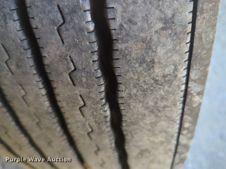 image for item NG9832 2020 Kenworth  T680 semi truck