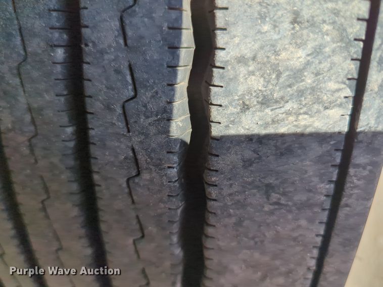 image for item NG9832 2020 Kenworth  T680 semi truck