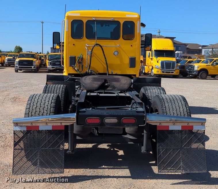 image for item NG9833 2020 Kenworth  T680 semi truck