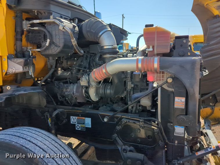 image for item NG9833 2020 Kenworth  T680 semi truck