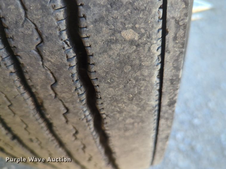 image for item NG9833 2020 Kenworth  T680 semi truck