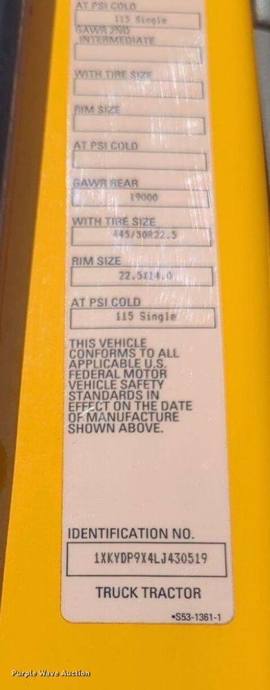 image for item NG9833 2020 Kenworth  T680 semi truck