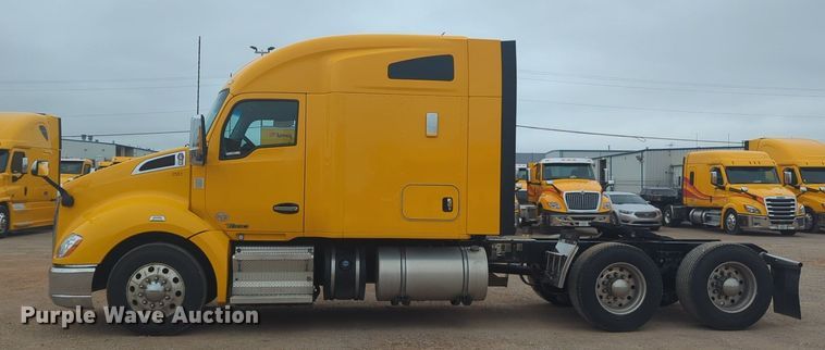 image for item NG9835 2019 Kenworth T680 semi truck