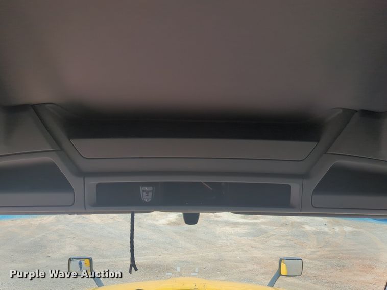 image for item NG9835 2019 Kenworth T680 semi truck