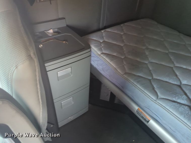 image for item NG9835 2019 Kenworth T680 semi truck