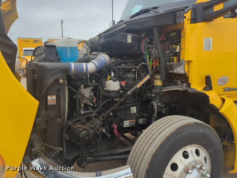 image for item NG9835 2019 Kenworth T680 semi truck