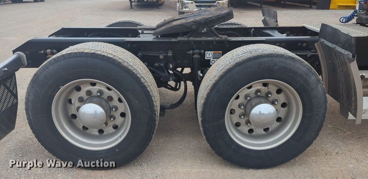 image for item NG9835 2019 Kenworth T680 semi truck