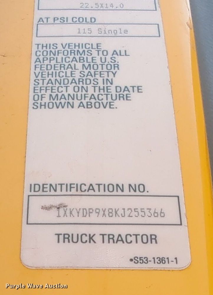 image for item NG9835 2019 Kenworth T680 semi truck