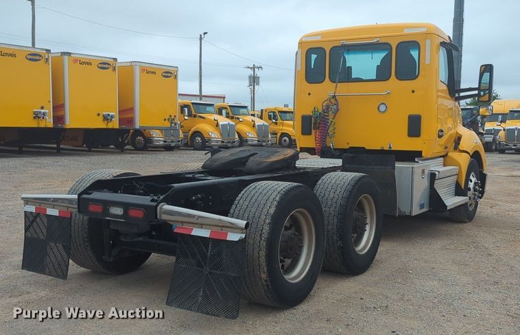 image for item NG9836 2020 Kenworth T680 semi truck