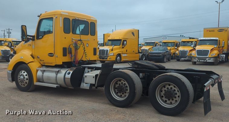 image for item NG9836 2020 Kenworth T680 semi truck