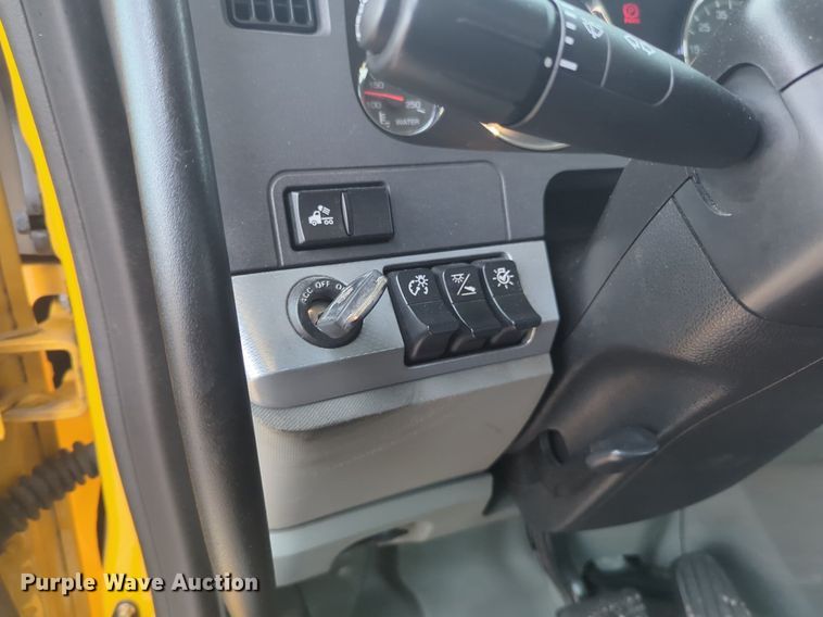 image for item NG9836 2020 Kenworth T680 semi truck