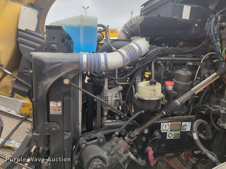 image for item NG9836 2020 Kenworth T680 semi truck