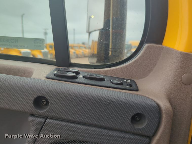 image for item NG9838 2018 Freightliner Cascadia semi truck