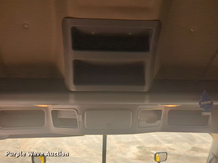 image for item NG9838 2018 Freightliner Cascadia semi truck