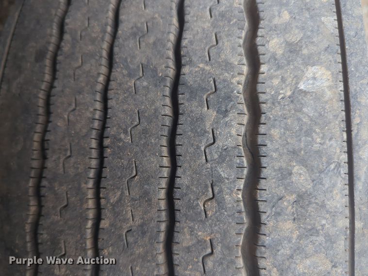 image for item NG9838 2018 Freightliner Cascadia semi truck