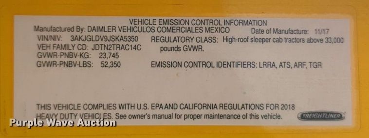 image for item NG9838 2018 Freightliner Cascadia semi truck