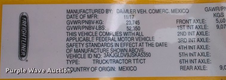 image for item NG9838 2018 Freightliner Cascadia semi truck