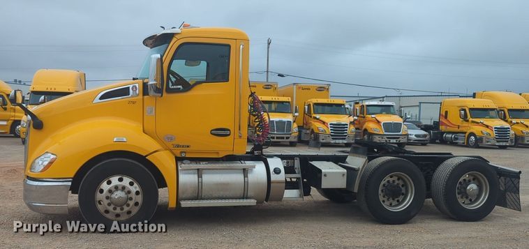 image for item NG9840 2020 Kenworth T680 semi truck