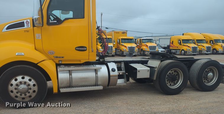 image for item NG9840 2020 Kenworth T680 semi truck