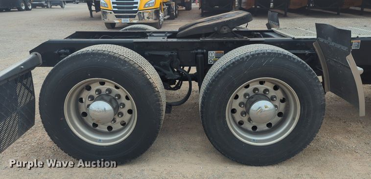 image for item NG9840 2020 Kenworth T680 semi truck