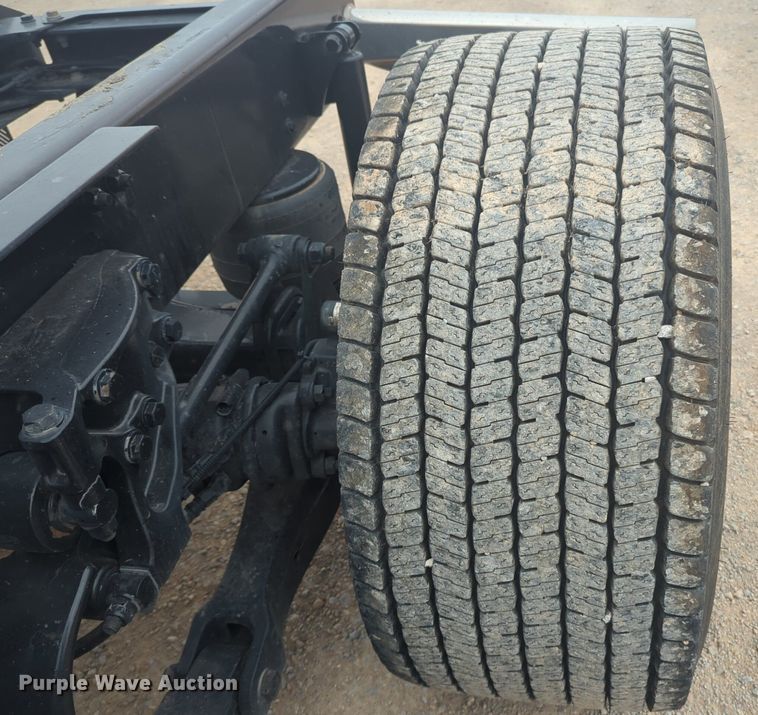 image for item NG9840 2020 Kenworth T680 semi truck