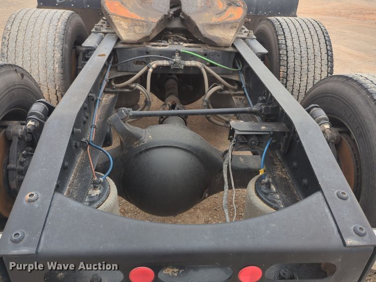 image for item NG9841 2021 Freightliner Cascadia semi truck