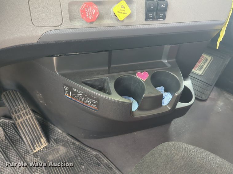 image for item NG9841 2021 Freightliner Cascadia semi truck