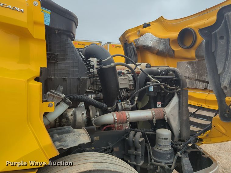 image for item NG9841 2021 Freightliner Cascadia semi truck