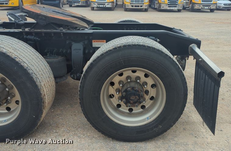 image for item NG9841 2021 Freightliner Cascadia semi truck