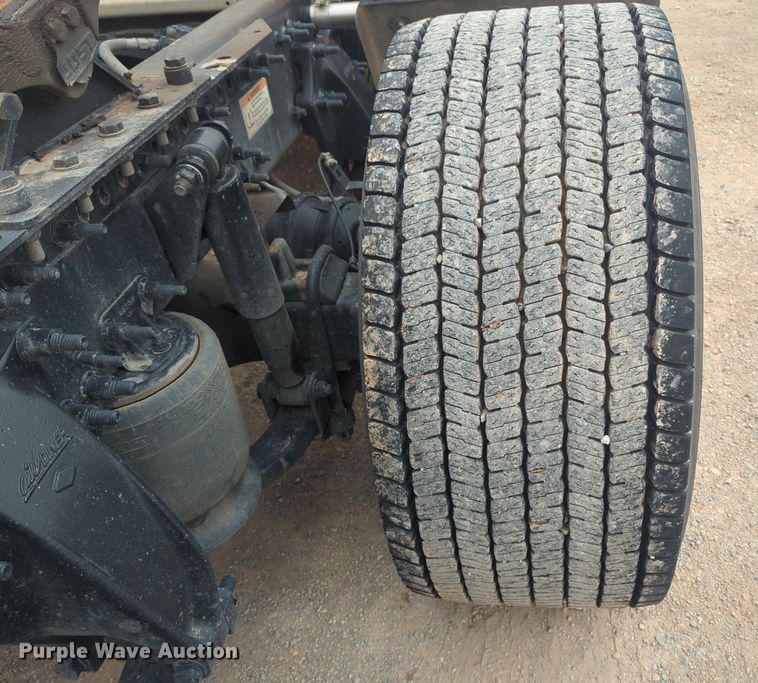 image for item NG9841 2021 Freightliner Cascadia semi truck