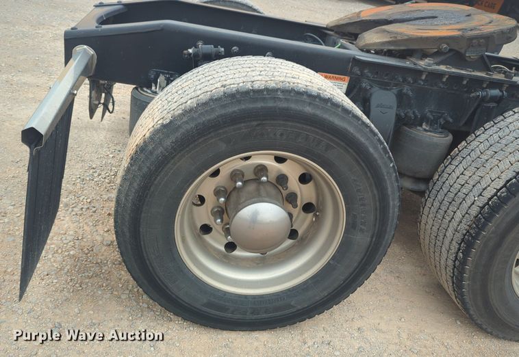 image for item NG9841 2021 Freightliner Cascadia semi truck