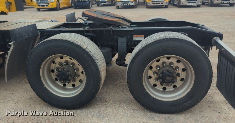 image for item NG9841 2021 Freightliner Cascadia semi truck