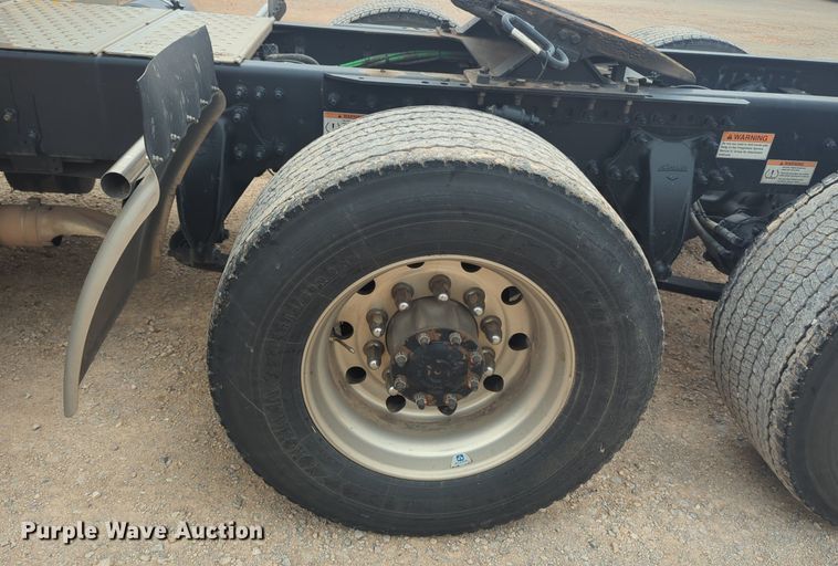 image for item NG9841 2021 Freightliner Cascadia semi truck