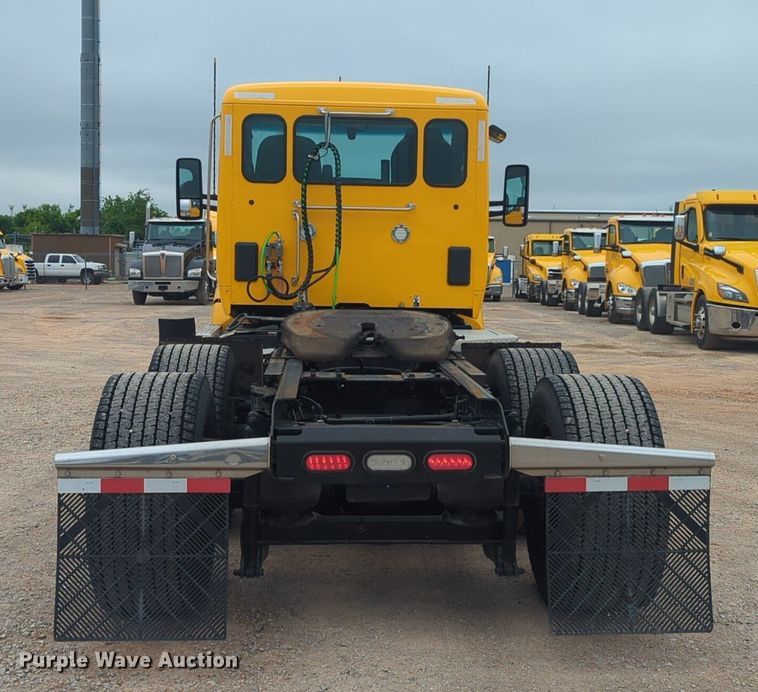 image for item NG9842 2020 Kenworth T680 semi truck