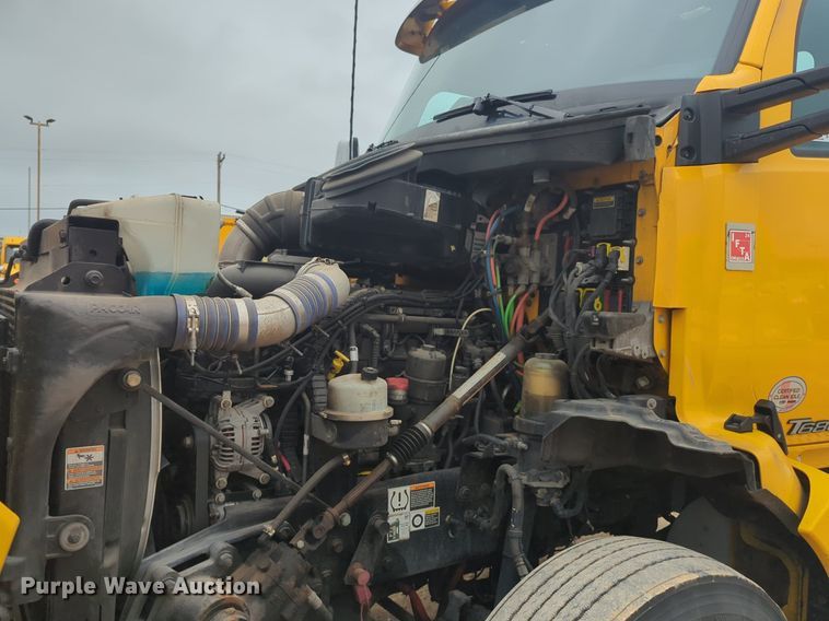 image for item NG9842 2020 Kenworth T680 semi truck