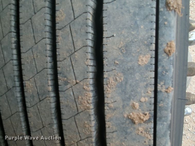 image for item NG9842 2020 Kenworth T680 semi truck