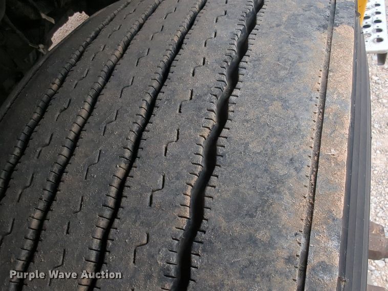 image for item NG9842 2020 Kenworth T680 semi truck