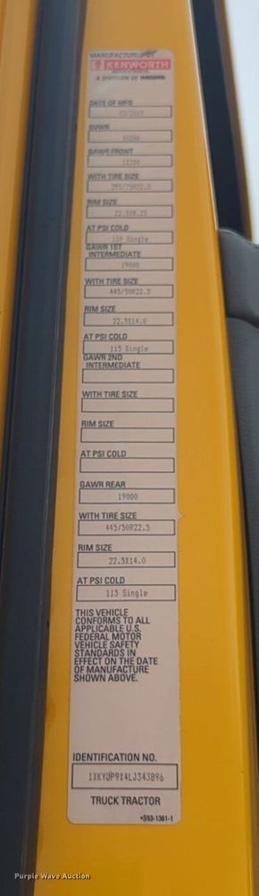 image for item NG9842 2020 Kenworth T680 semi truck