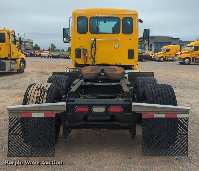 image for item NG9843 2020 Kenworth T680 semi truck