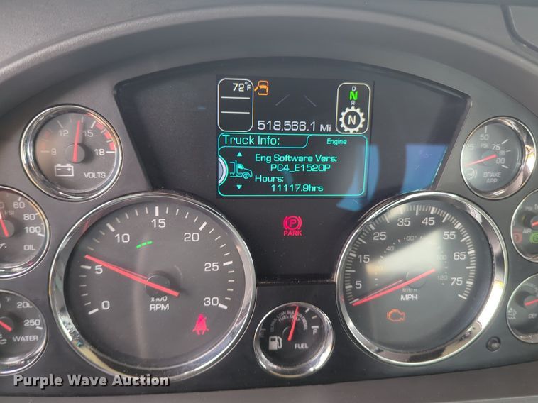 image for item NG9843 2020 Kenworth T680 semi truck