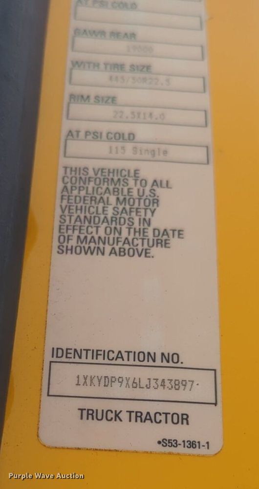 image for item NG9843 2020 Kenworth T680 semi truck