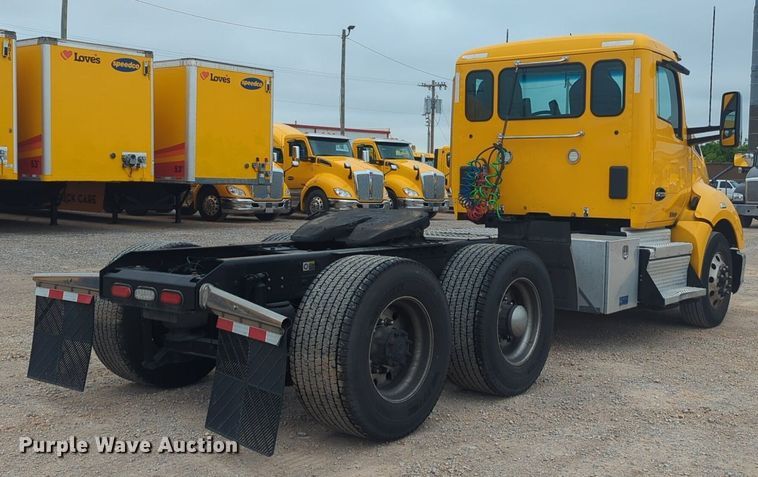 image for item NG9844 2020 Kenworth T680 semi truck