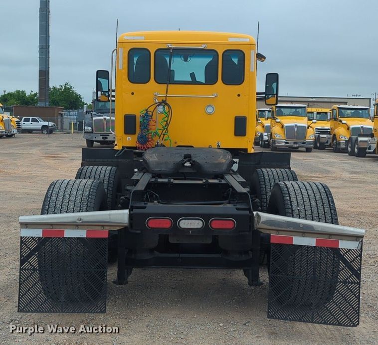 image for item NG9844 2020 Kenworth T680 semi truck