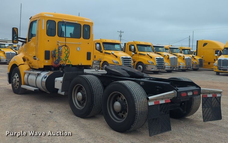 image for item NG9844 2020 Kenworth T680 semi truck