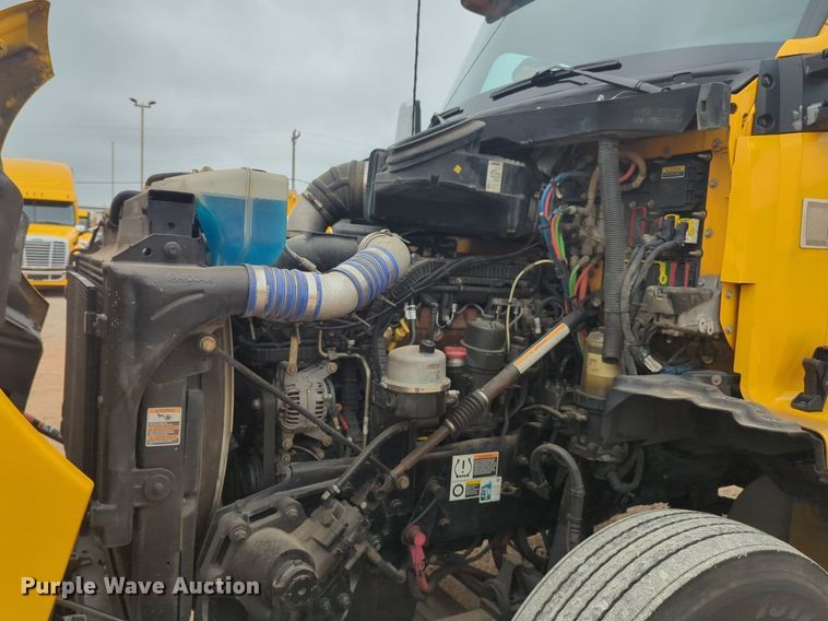 image for item NG9844 2020 Kenworth T680 semi truck