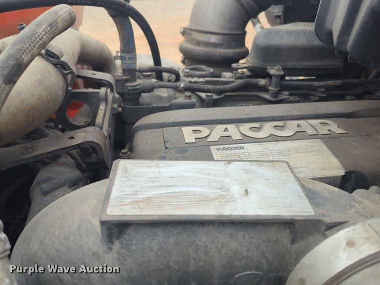 image for item NG9844 2020 Kenworth T680 semi truck