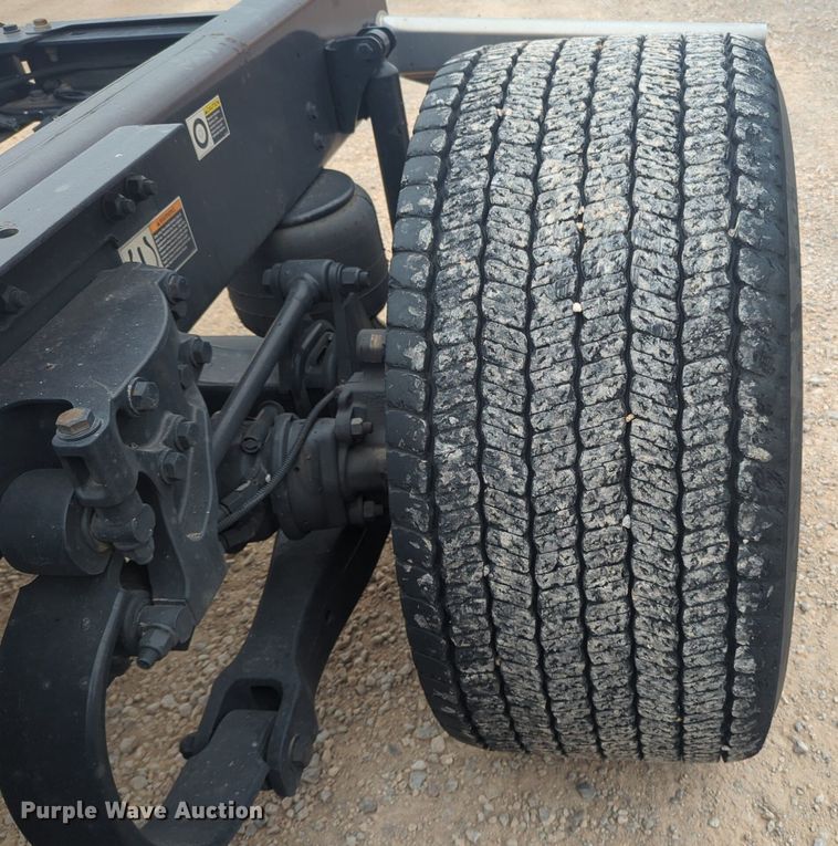 image for item NG9844 2020 Kenworth T680 semi truck