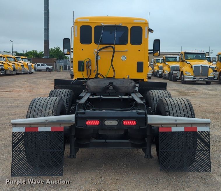 image for item NG9845 2020 Kenworth T680 semi truck