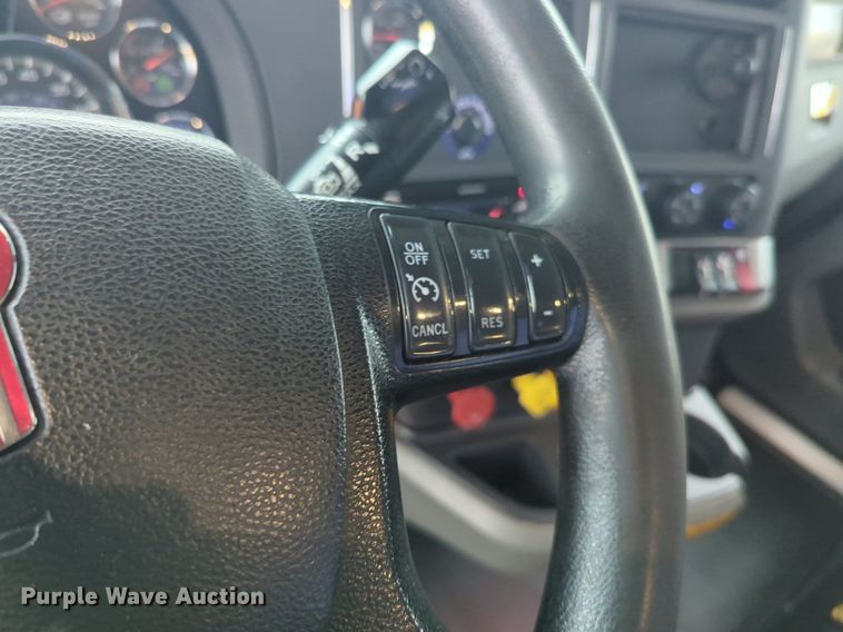 image for item NG9845 2020 Kenworth T680 semi truck