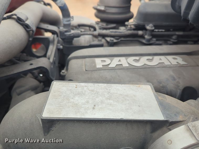 image for item NG9845 2020 Kenworth T680 semi truck